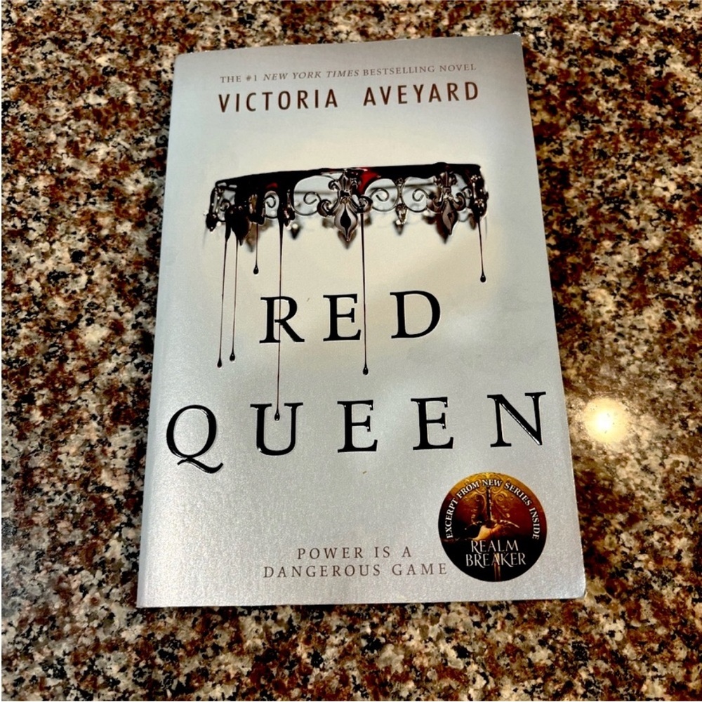Red Queen Book by Victoria Aveyard - Picture 2 of 4
